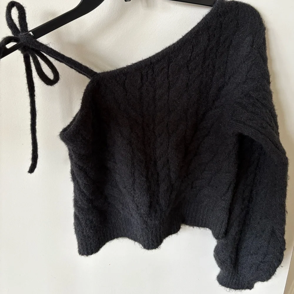 Target “Wild Fable” one shoulder tie cable sweater; size small; NWOT